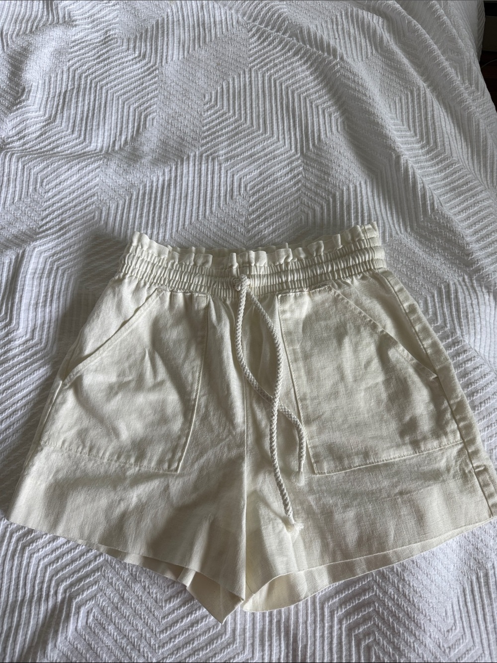 Banana republic Women's Cream Drawstring Linen-Blend Shorts